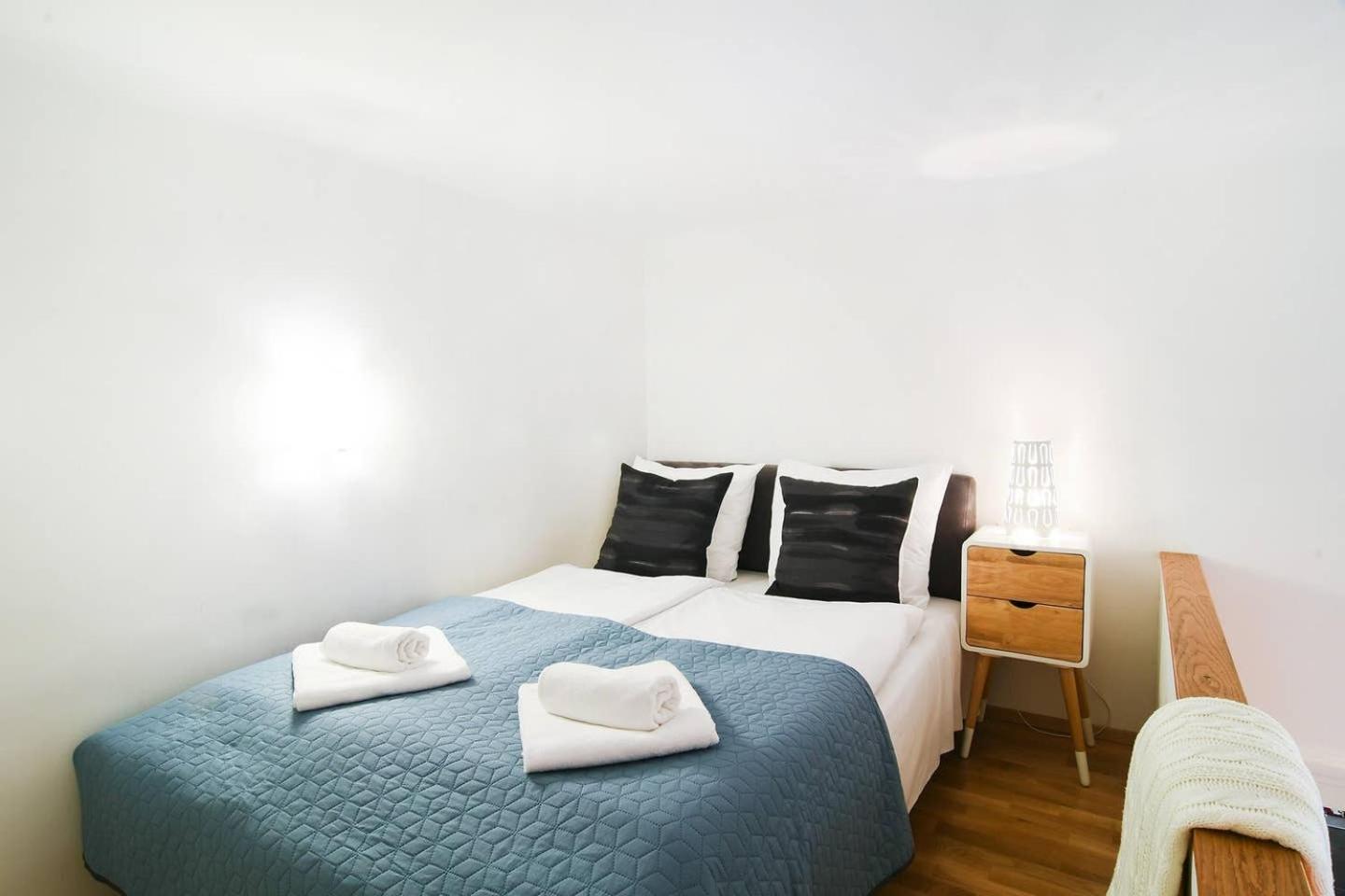 Apartamento & Colorful With Air Conditioning
