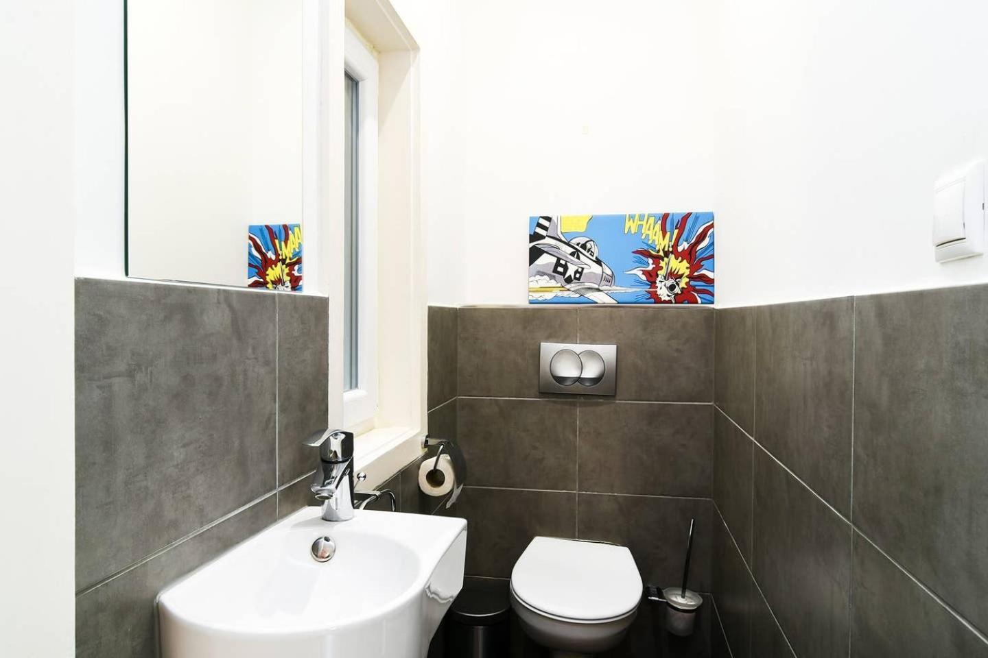& Colorful With Air Conditioning Apartamento